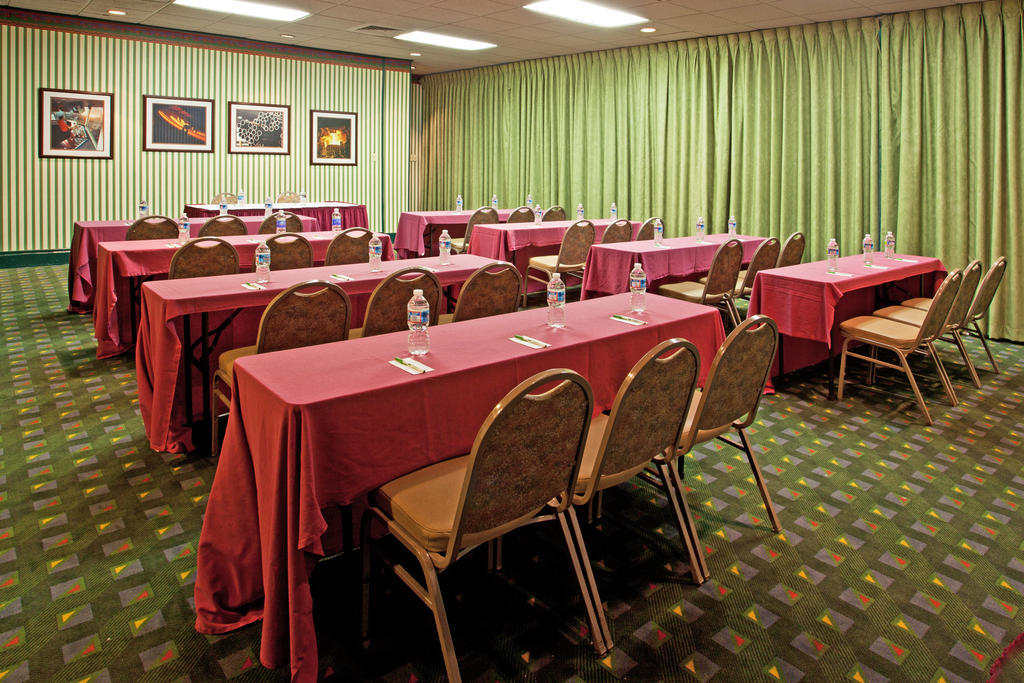 Ramada By Wyndham Beaver Falls Hotel Facilities photo